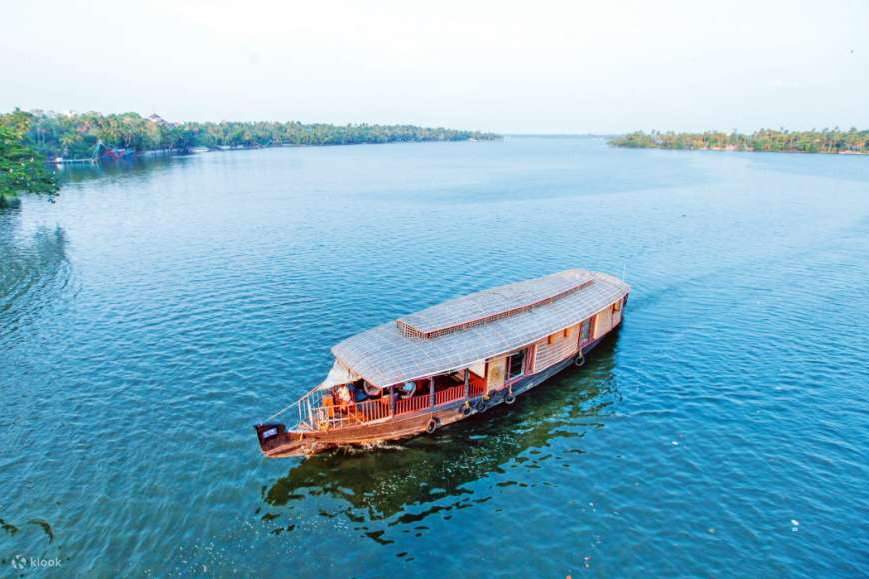 Ashtamudi Lake